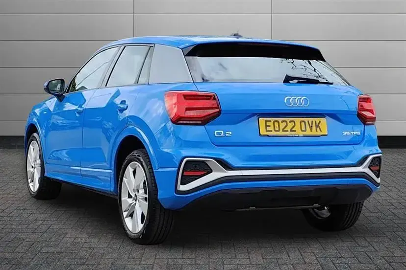 Używany Audi Q2 S-Line 150 KM (110 kW) 2022 Niebieski SUV