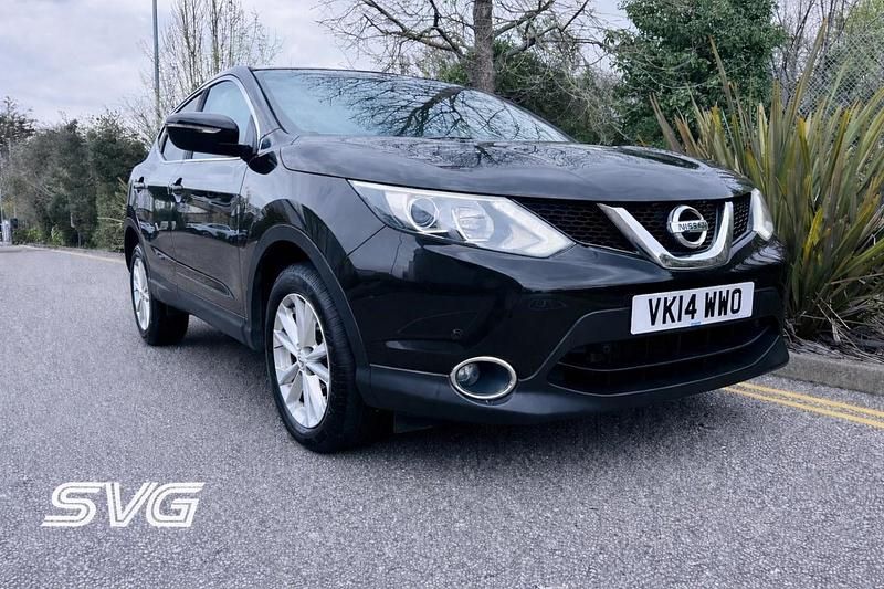 Used Nissan Qashqai Acenta Premium 115 HP (84 kW) 2014 Black SUV