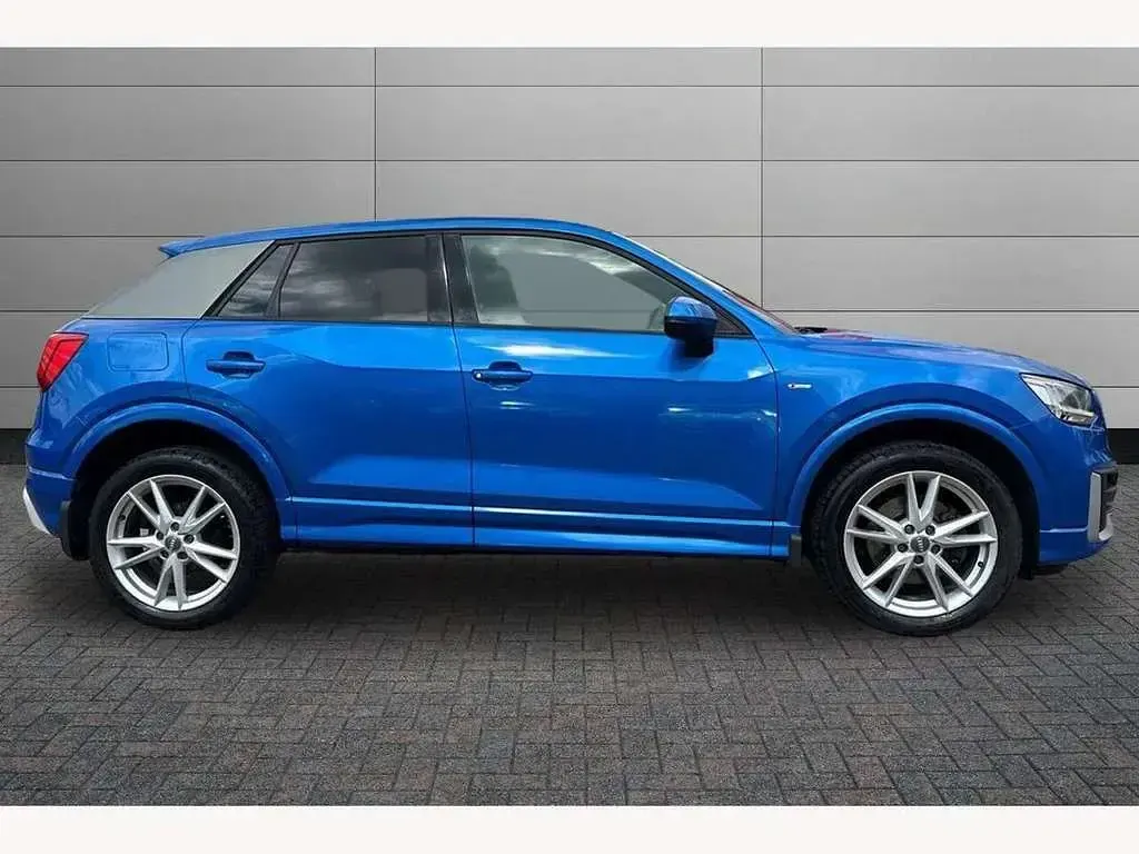 Used Audi Q2 S-Line 150 HP (110 kW) 2017 Blue SUV