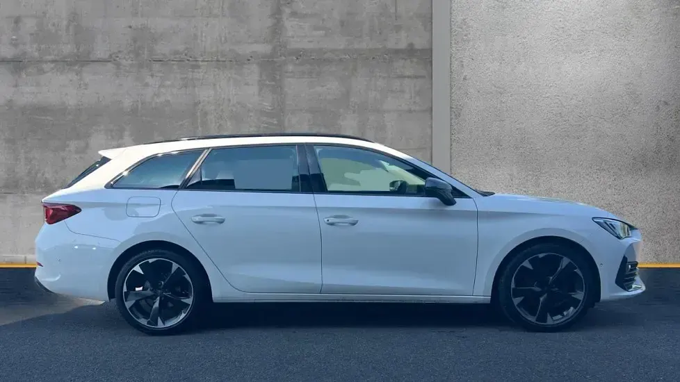 Usado Cupra Leon 150 CV (110 kW) 2024 Blanco Familiar