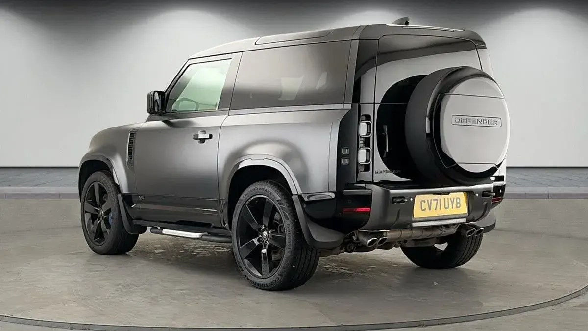 Usado Land Rover Defender Carpathian Edition 525 HP (386 kW) 2021 Cinzento SUV