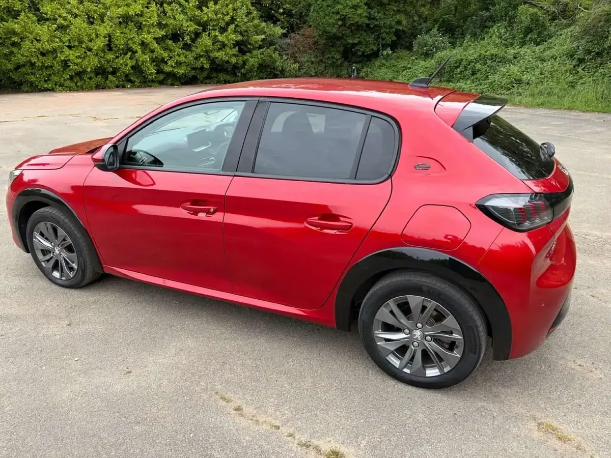 Used Peugeot e-208 Allure 100 kW (136 HP) 2020 Red Hatchback
