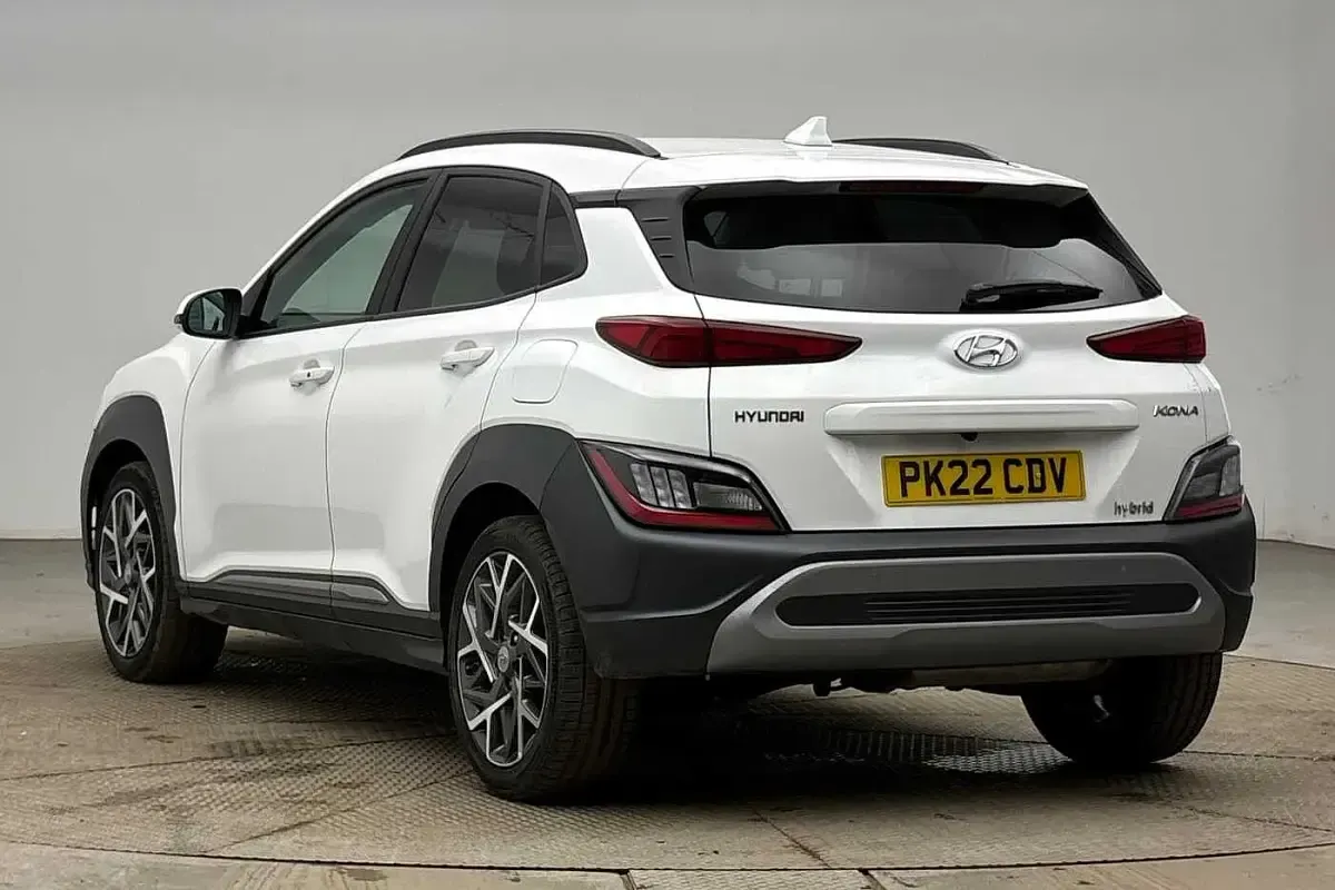 Used Hyundai Kona Premium 141 HP (103 kW) 2022 White SUV
