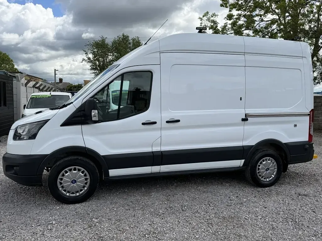 Used Ford Transit 130 HP (95 kW) 2018 White Van