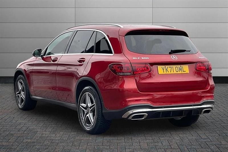 Used Mercedes GLC300 AMG line 258 HP (189 kW) 2021 Hyacinth red Estate