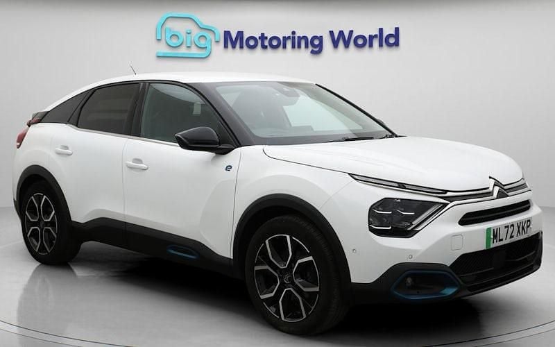 Used Citroën e-C4 Shine 100 kW (136 HP) 2022 White Hatchback