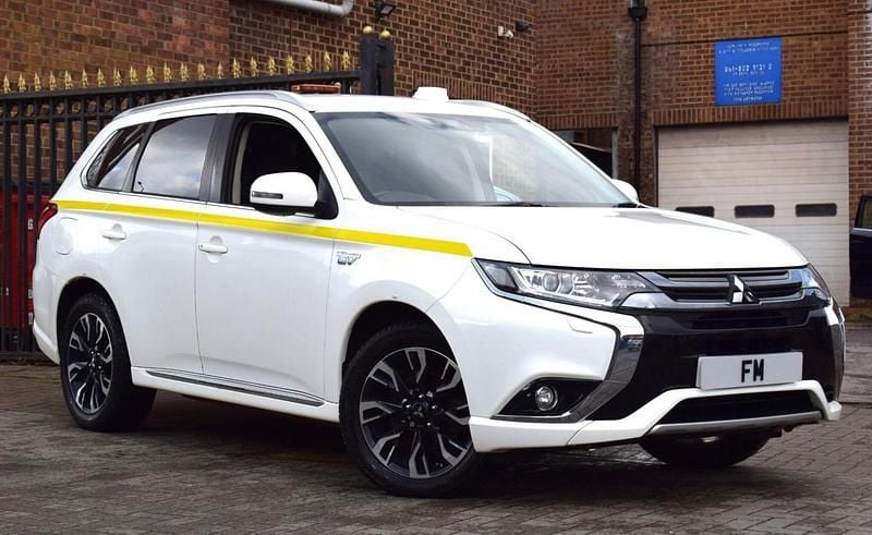 Used Mitsubishi Outlander P-HEV 2018 White