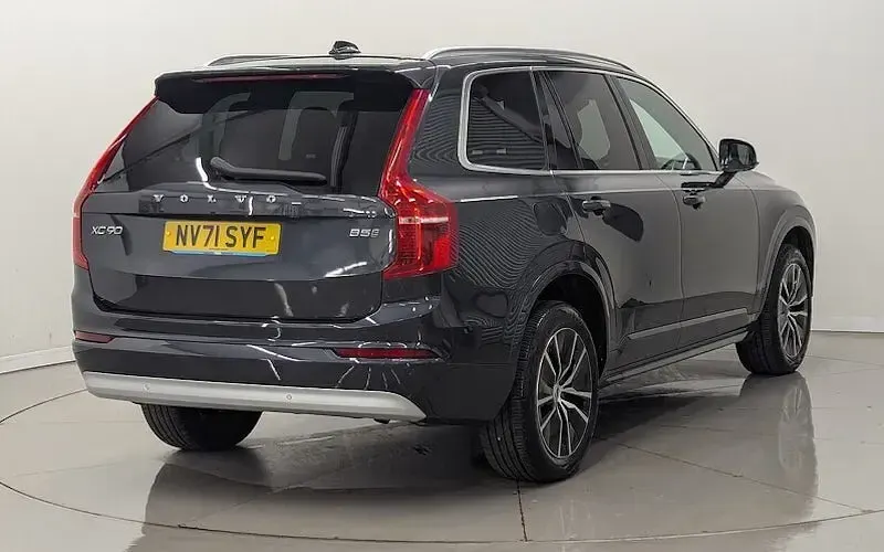 Used Volvo XC90 Momentum 235 HP (172 kW) 2022 Grey SUV