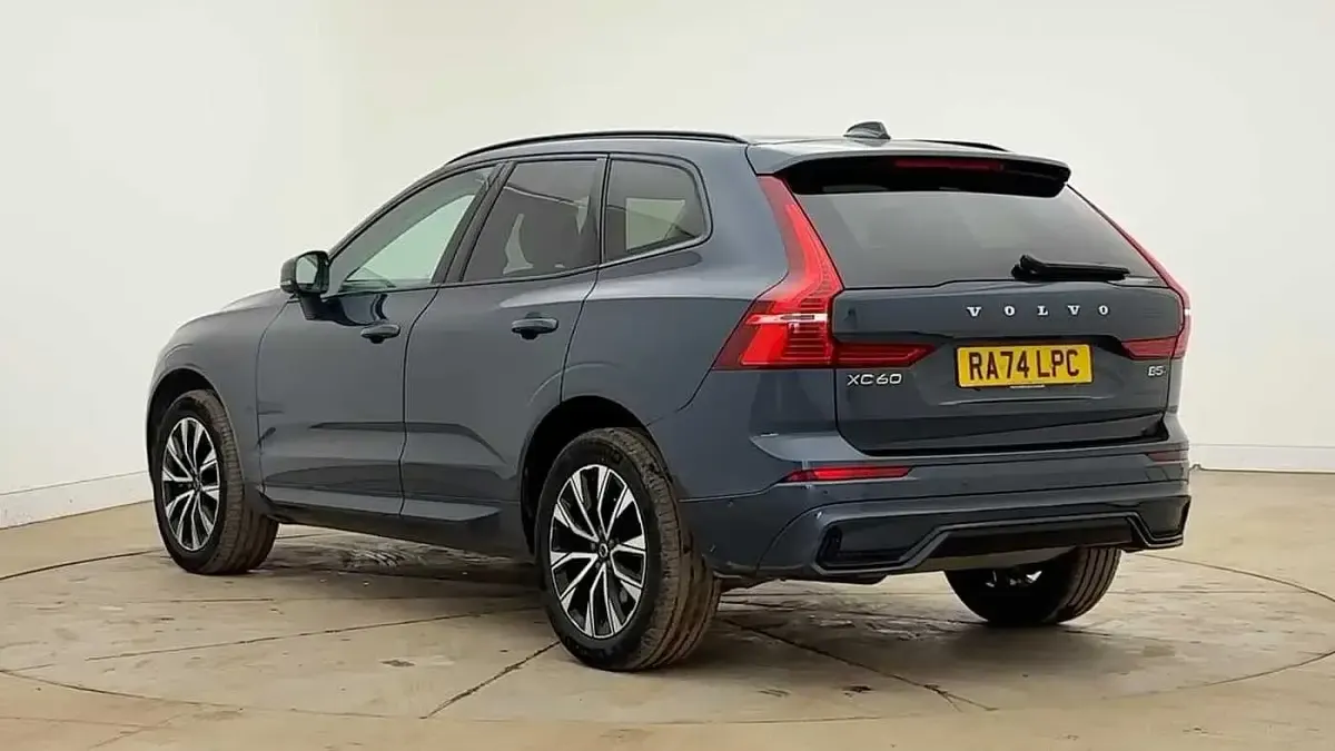 Usado Volvo XC60 Plus 247 CV (181 kW) 2025 Azul SUV
