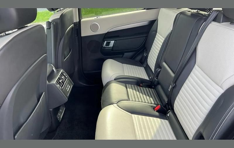 Used Land Rover Discovery 5 HSE Dynamic 350 HP (257 kW) 2025 Grey SUV