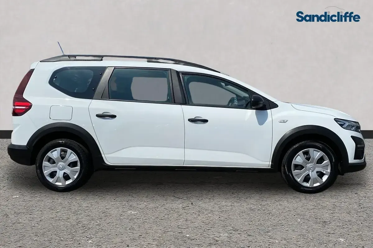 Used Dacia Jogger Essentiel 110 HP (80 kW) 2024 Solid  glacier white MPV