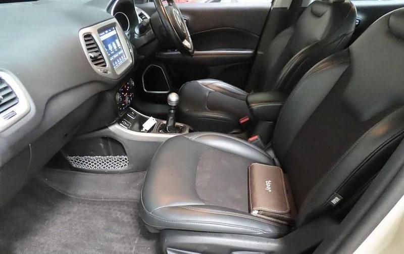 Used Jeep Compass Longitude 140 HP (102 kW) 2018 Beige SUV