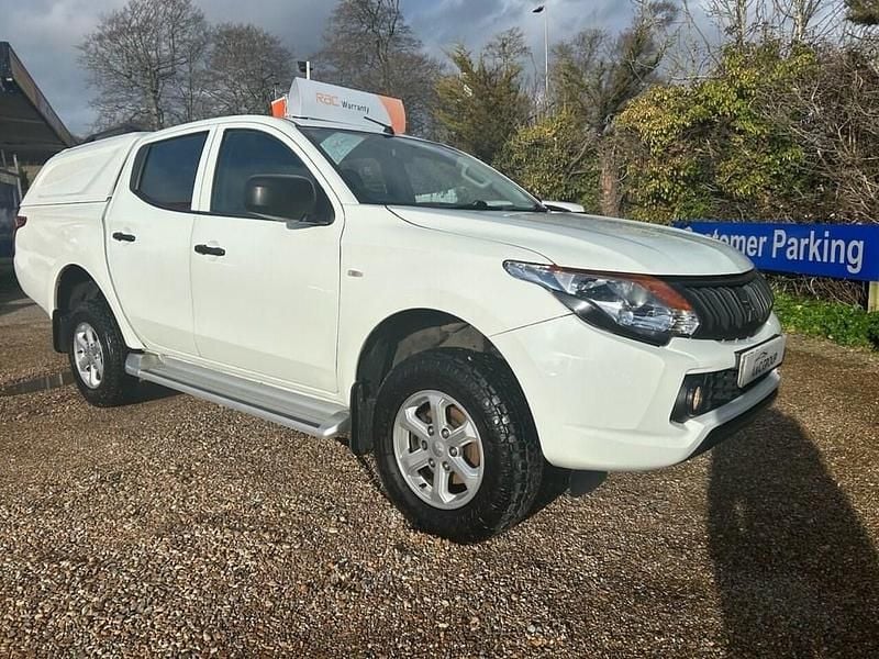 Used Mitsubishi L200 154 HP (113 kW) 2018 White Pickup