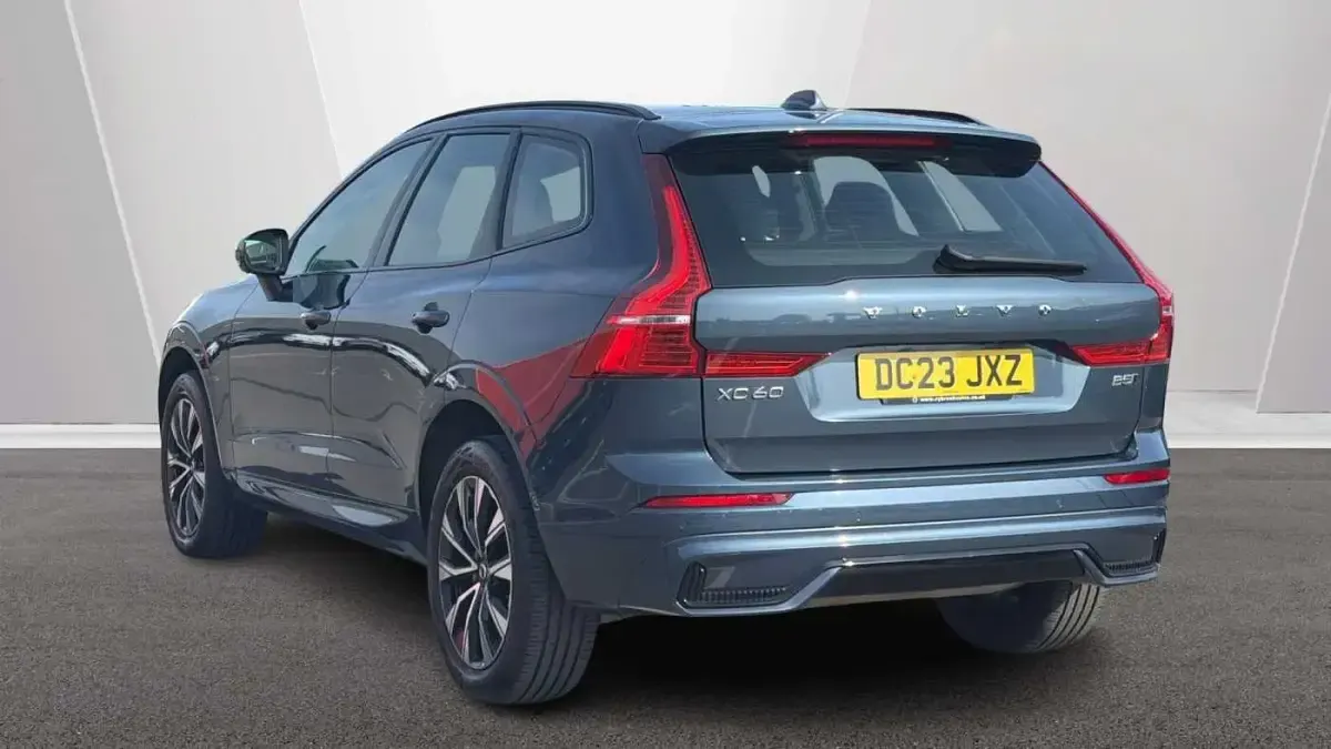 Used Volvo XC60 Plus 247 HP (181 kW) 2023 Blue SUV