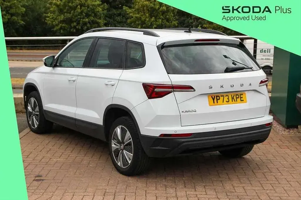 Used Skoda Karoq SE Drive 147 HP (108 kW) 2023 Moon white metallic SUV