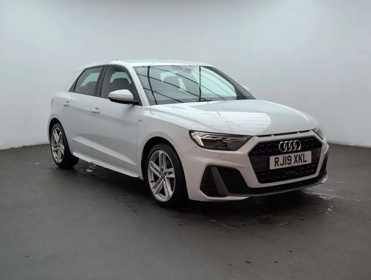 Used Audi A1 S-Line 150 HP (110 kW) 2019 White SUV