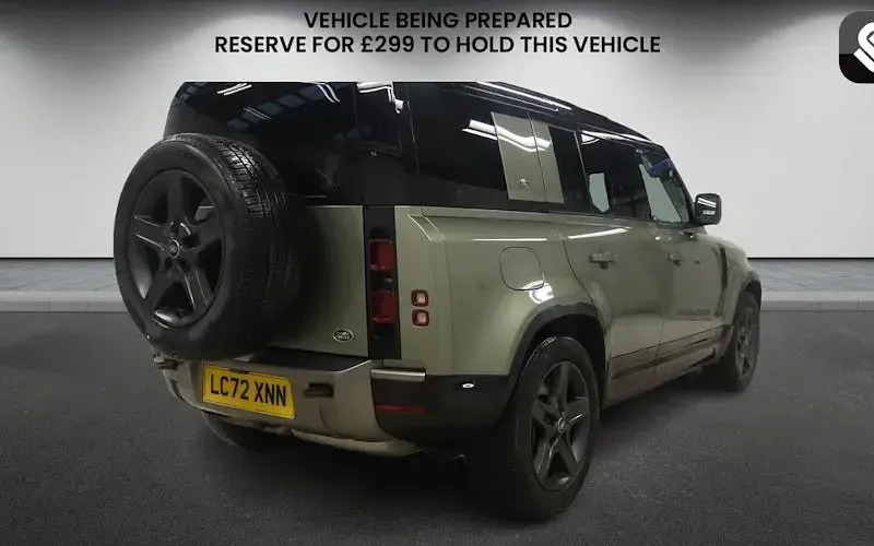 Usado Land Rover Defender SE Dynamic 300 HP (220 kW) 2022 Verde SUV