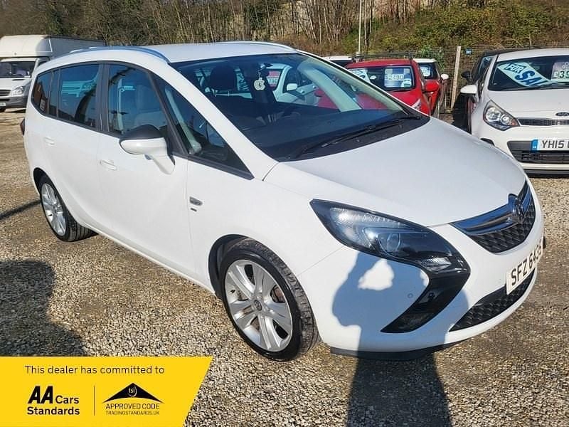 Used Vauxhall Zafira SRi 138 HP (101 kW) 2014 White MPV