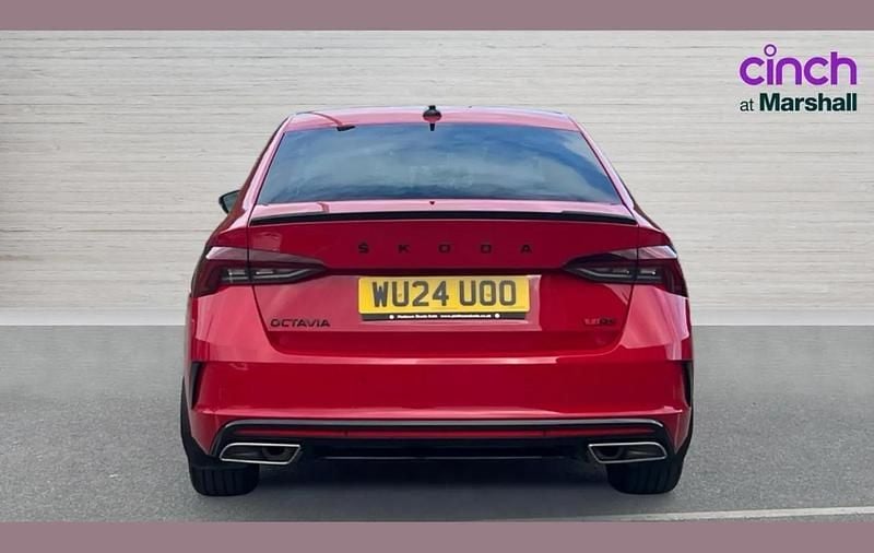 Usado Skoda Octavia vRS 245 CV (180 kW) 2024 Rojo Utilitario