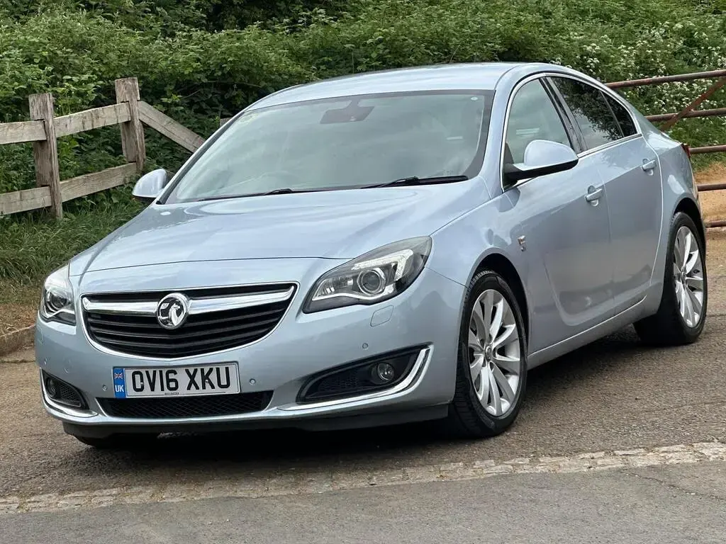 Used Vauxhall Insignia Elite 136 HP (100 kW) 2016 Silver Hatchback
