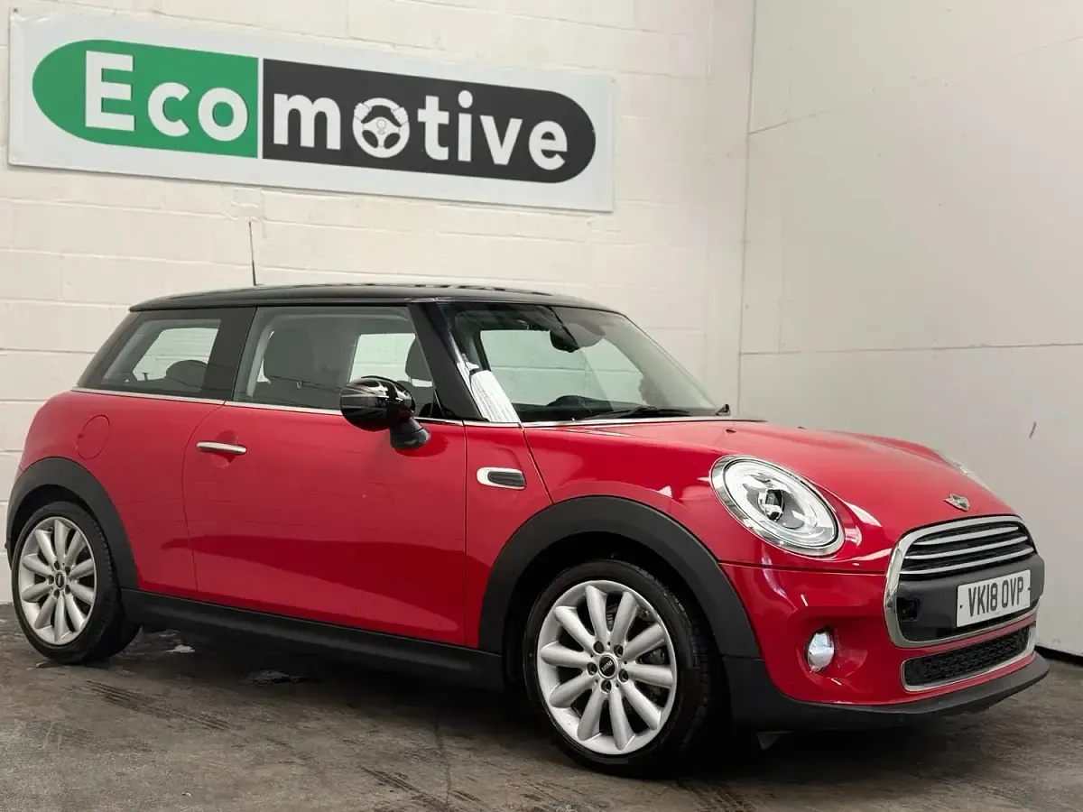 Used Mini Cooper Hatch 136 HP (100 kW) 2018 Red Hatchback
