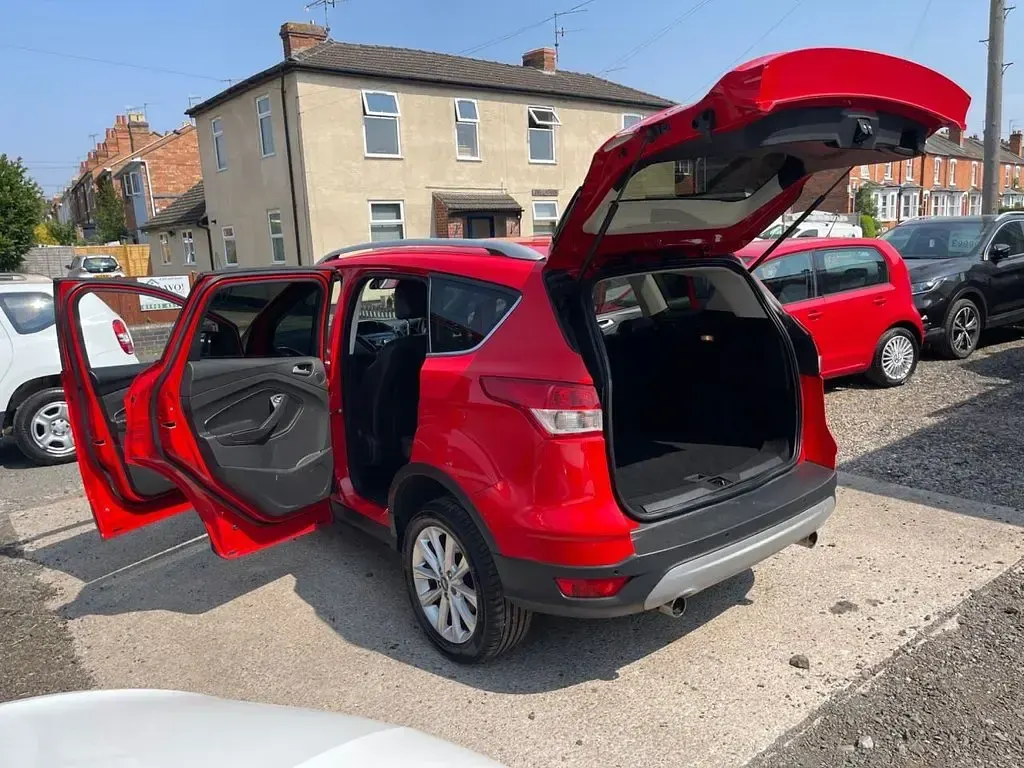 Used Ford Kuga Titanium 150 HP (110 kW) 2015 Red SUV