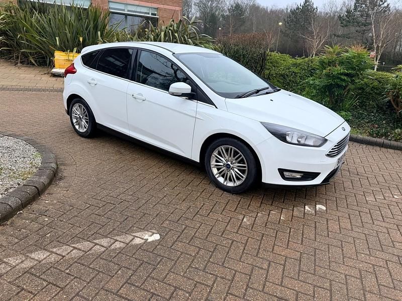 Used Ford Focus Zetec 2018 White Hatchback