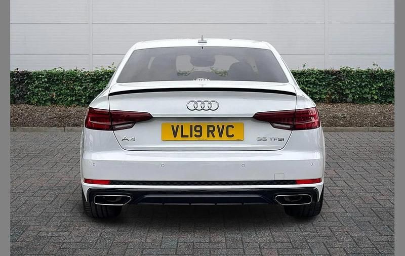 Used Audi A4 Black Edition 148 HP (108 kW) 2019 White Sedan