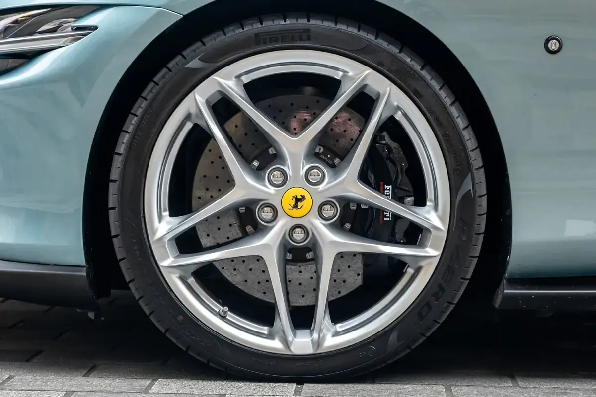 Used Ferrari Roma 620 HP (456 kW) 2024 Blue Cabriolet