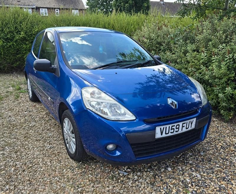 Used Renault Clio II Extreme 2009 Blue Hatchback