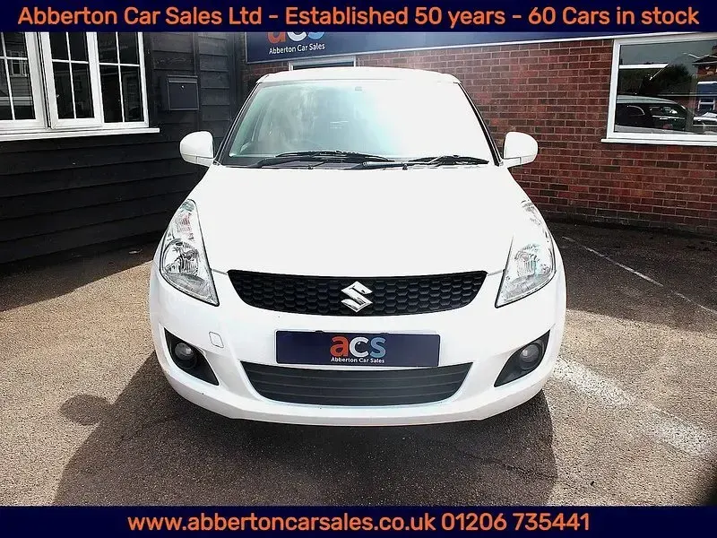 Used Suzuki Swift SZ4 94 HP (69 kW) 2013 White Hatchback
