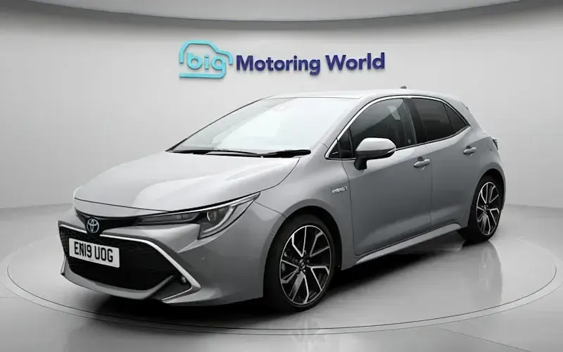 Second-hand Toyota Corolla 122 CP (89 kW) 2022 Hatchback
