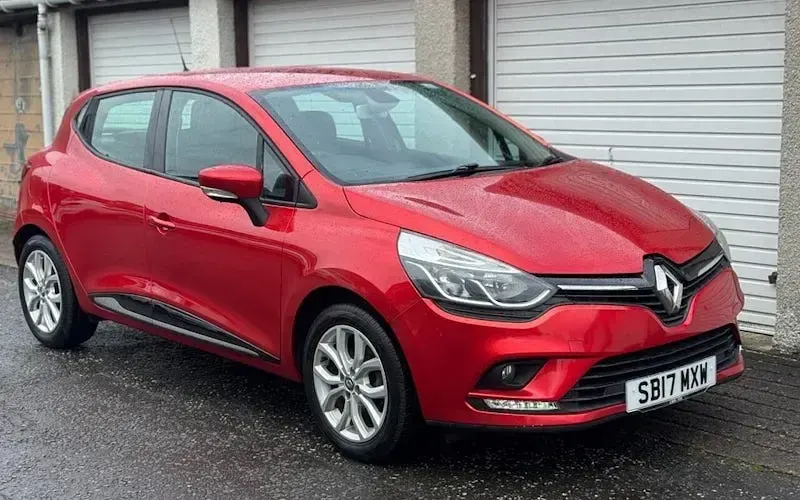 Used Renault Clio Dynamique 75 HP (55 kW) 2018 Hatchback