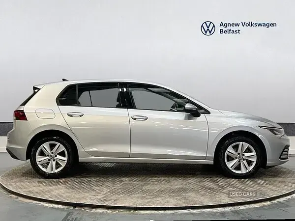 Used VW Golf VIII Life 110 HP (80 kW) 2022 Silver Hatchback