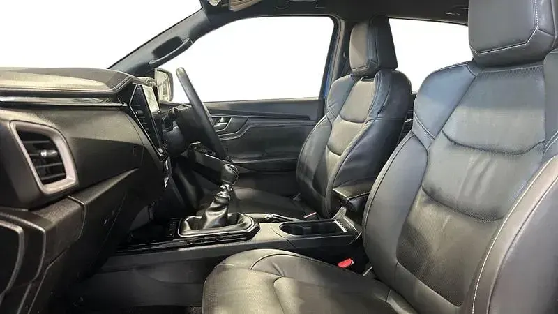 Used Isuzu D-Max 163 HP (119 kW) 2022 Blue Pickup