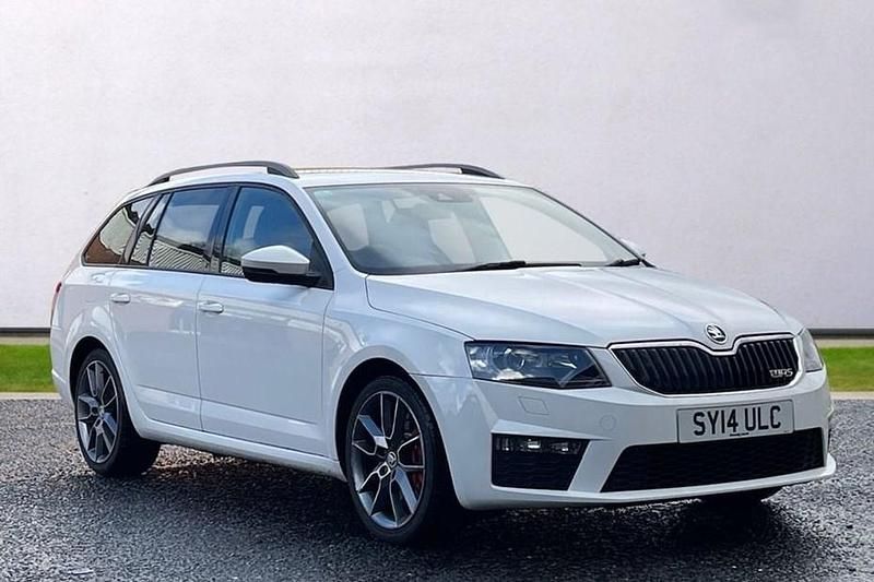 Used Skoda Octavia vRS 184 HP (135 kW) 2014 White Hatchback
