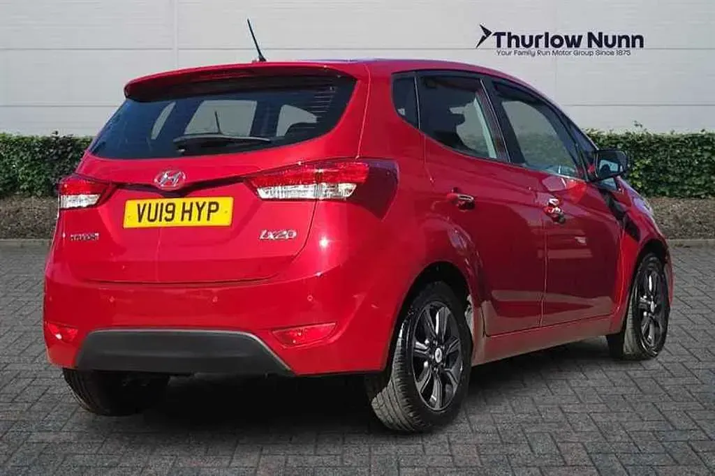 Used Hyundai ix20 SE 125 HP (91 kW) 2019 Red Hatchback