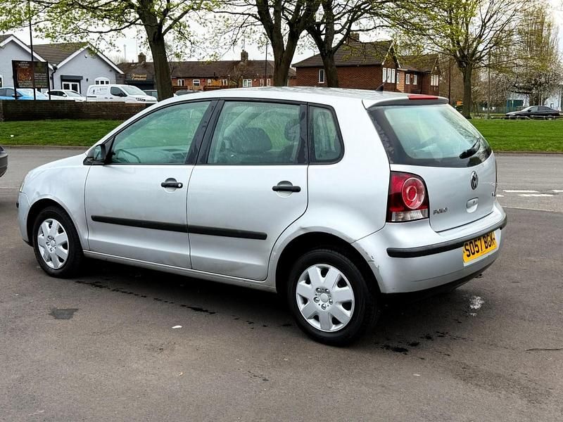 Used VW Polo 70 HP (51 kW) 2007 Silver Hatchback