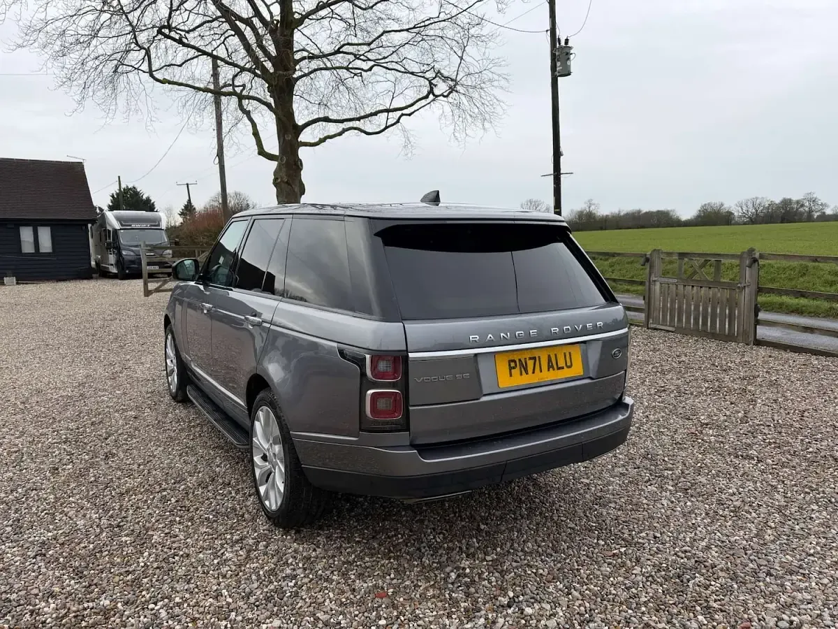Used Land Rover Range Rover Vogue SE 300 HP (220 kW) 2021 Grey SUV