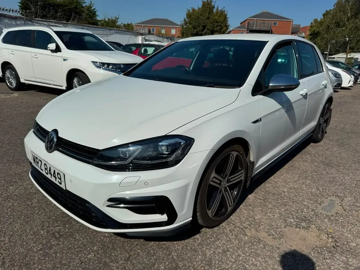 Used VW Golf VII R 2017 White Hatchback