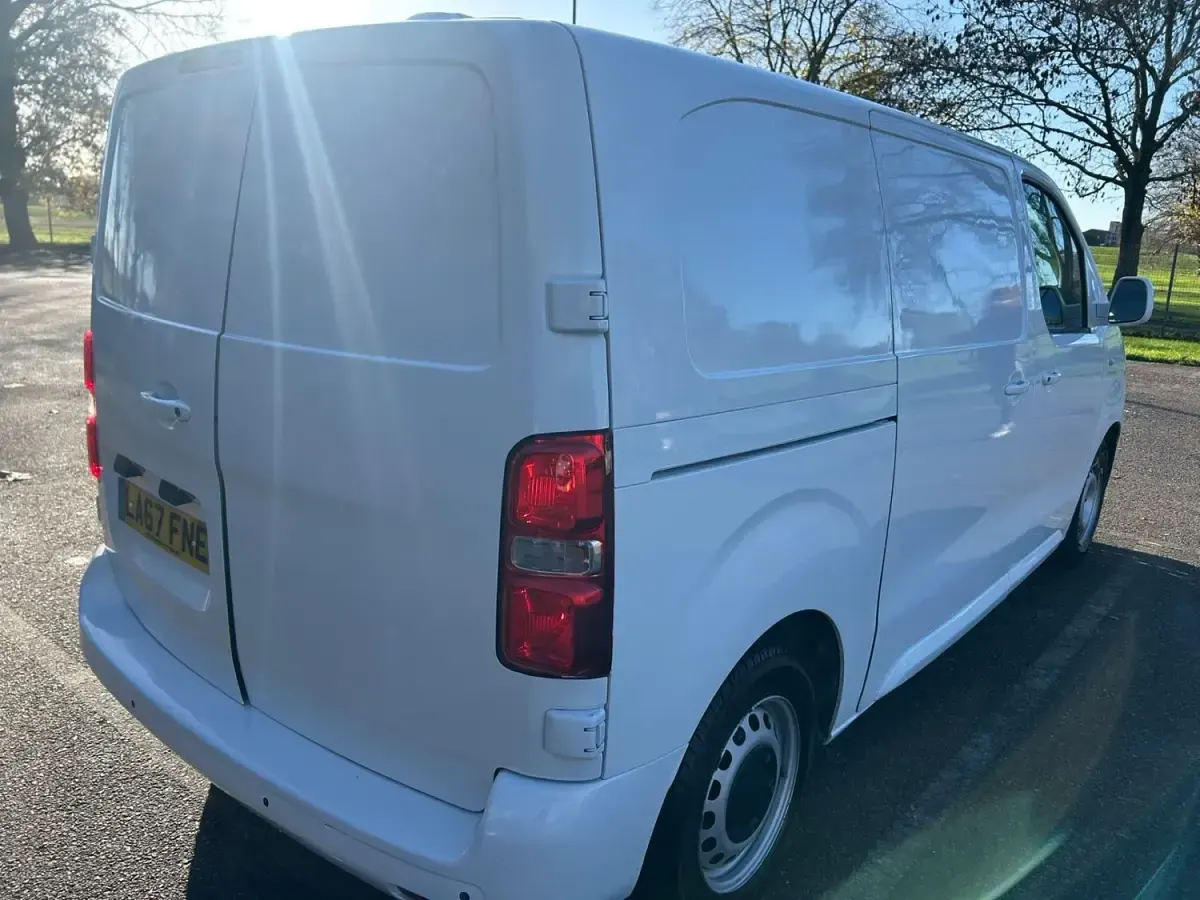Używany Citroën Dispatch 2018 Biały Minivan