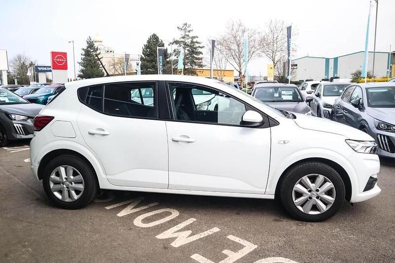 Used Dacia Sandero Comfort 90 HP (66 kW) 2022 White Hatchback
