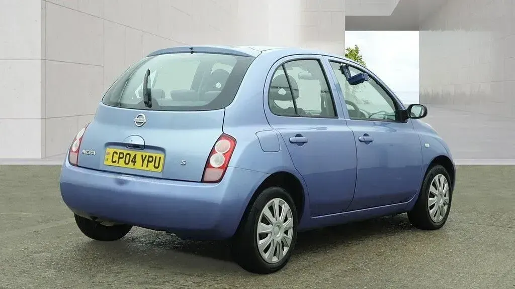 Usado Nissan Micra SE 2004 Azul Citadino