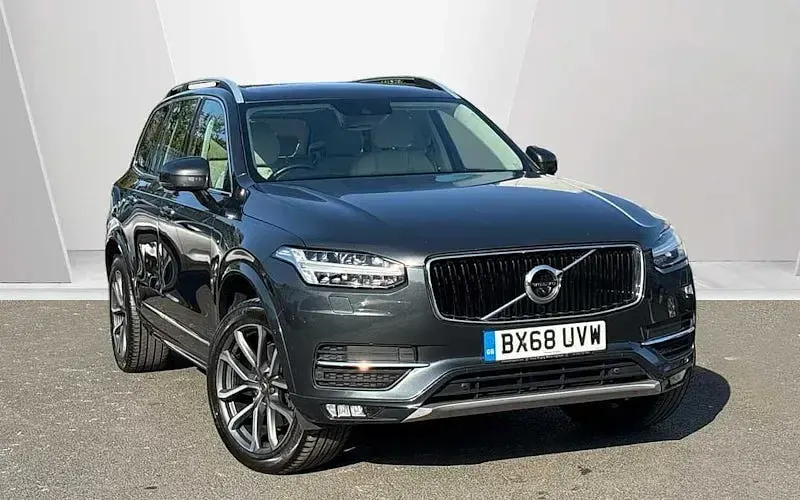 Used Volvo XC90 Momentum 235 HP (172 kW) 2018 SUV
