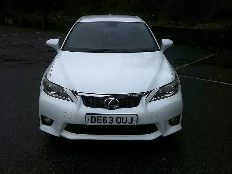 Used Lexus CT200h Sport Line 2013 White Hatchback