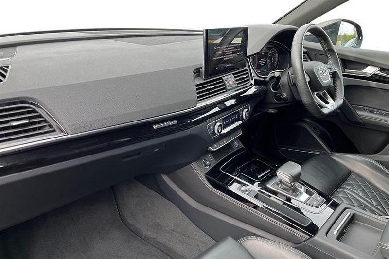 Used Audi Q5 Design 204 HP (150 kW) 2023 Mythos black SUV