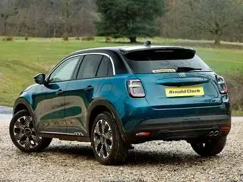 New Fiat 600 La Prima 136 HP (100 kW) 2026 Green SUV