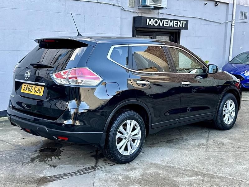 Usado Nissan X-Trail Acenta 163 CV (119 kW) 2016 Negro SUV