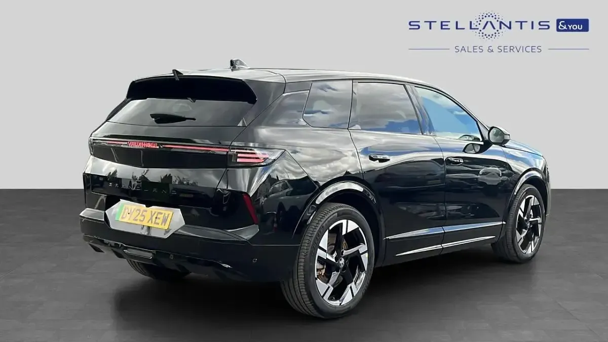 Used Vauxhall Grandland Ultimate 154 kW (210 HP) 2025 Black SUV