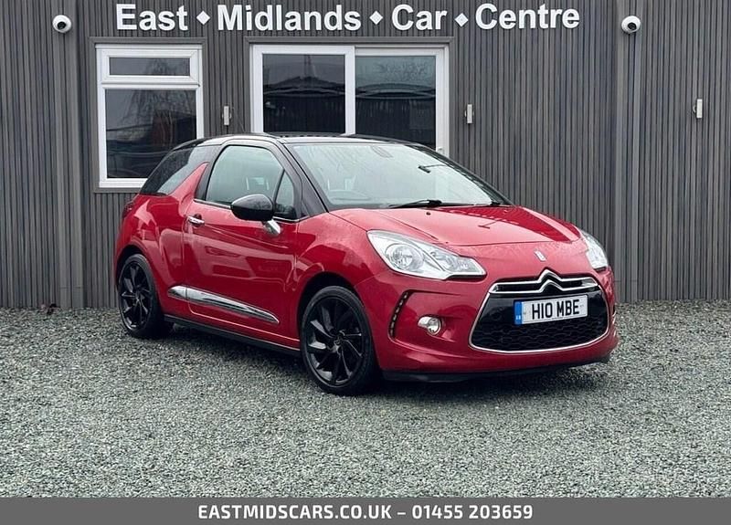 Used Citroën DS3 90 HP (66 kW) 2015 Red Hatchback